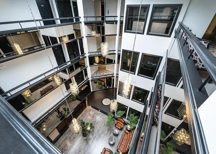 Hotel International