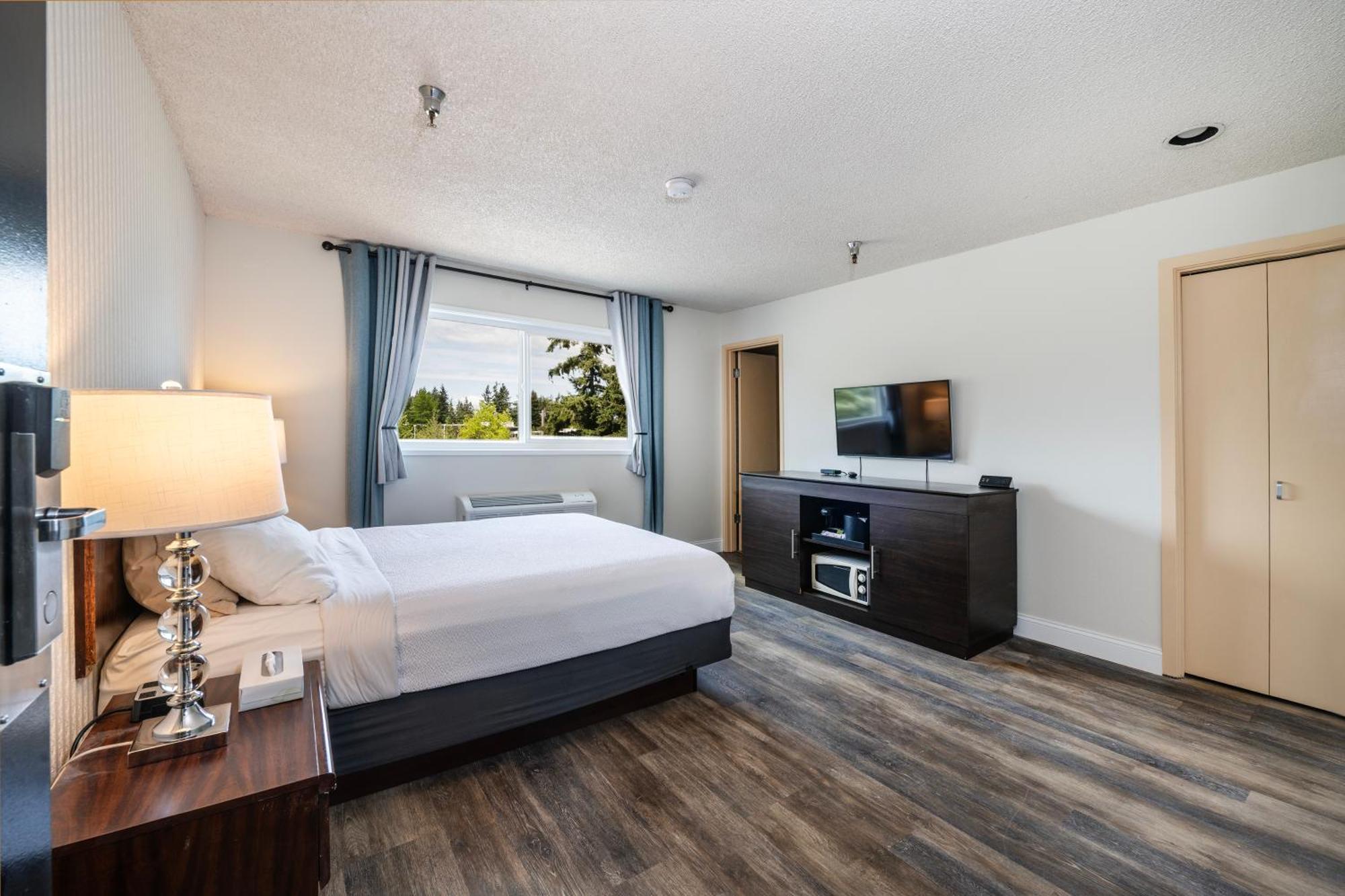 International Hotel 2*